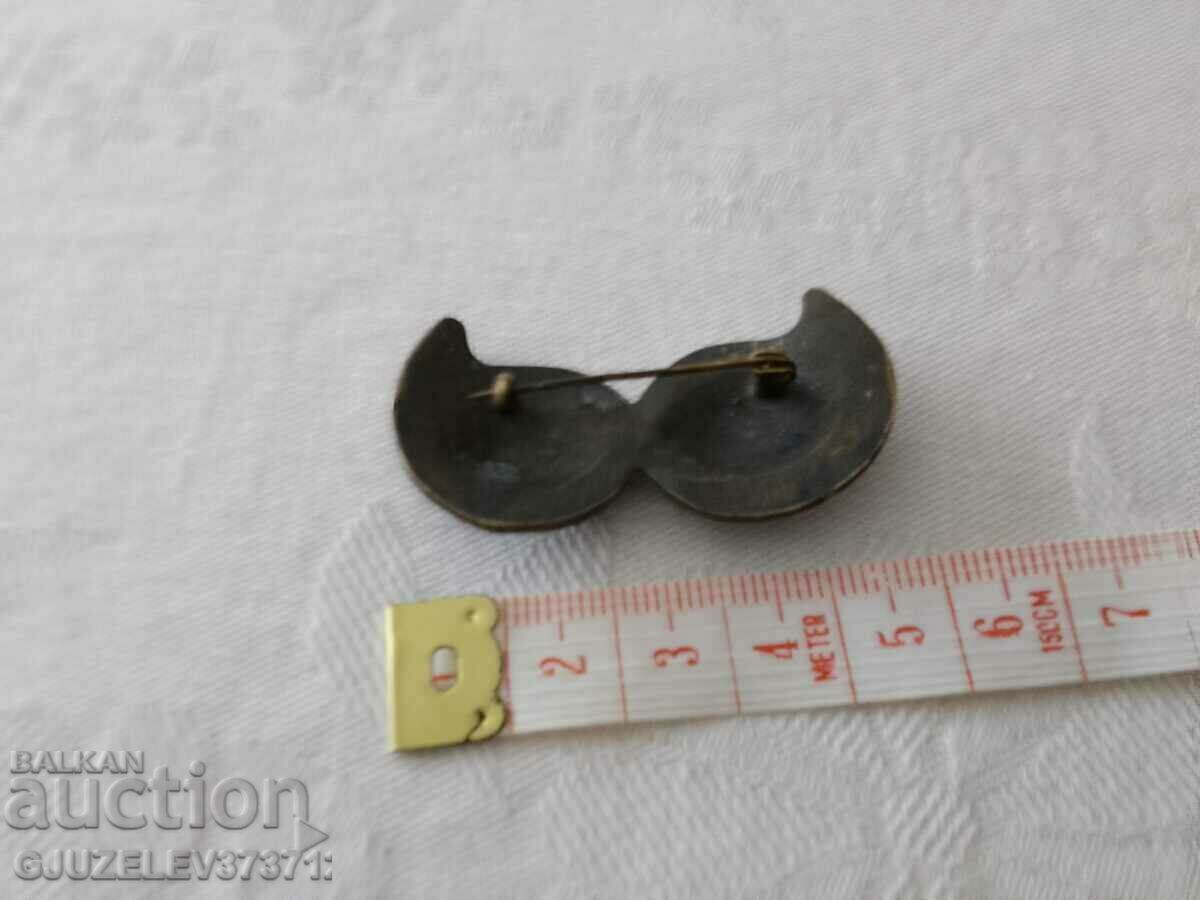 Old brooch, bronze jewelry - 5