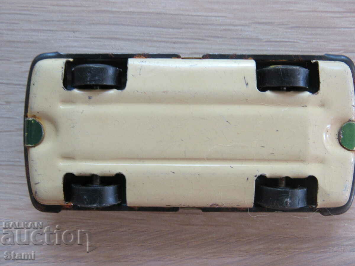 Delivery of Collectible metal cart Delivery of Collectible metal cart