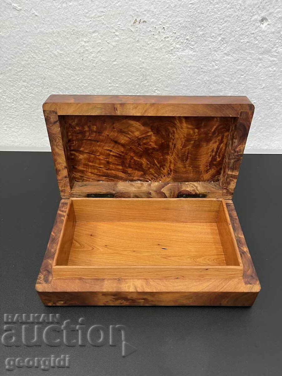 Luxury wooden mahogany box. #5599
