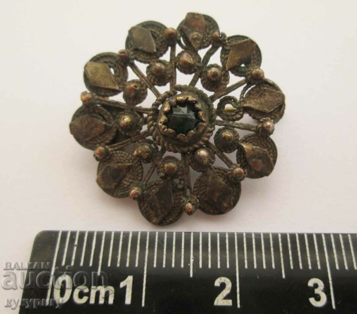 Delivery of Old Renaissance filigree women's brooch 19th century Delivery of Old Renaissance filigree women's brooch 19th century