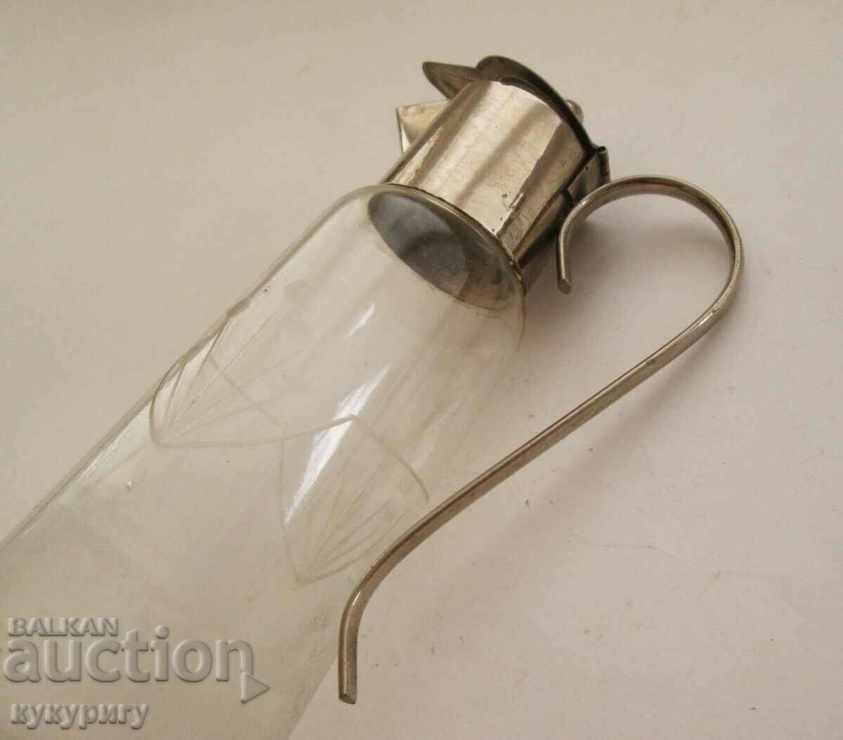 Παράδοση Παλιά γυάλινη κανάτα της δεκαετίας του 1930