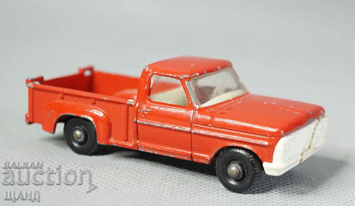 MATCHBOX UK FORD PICK-UP Old metal pick-up model toy
