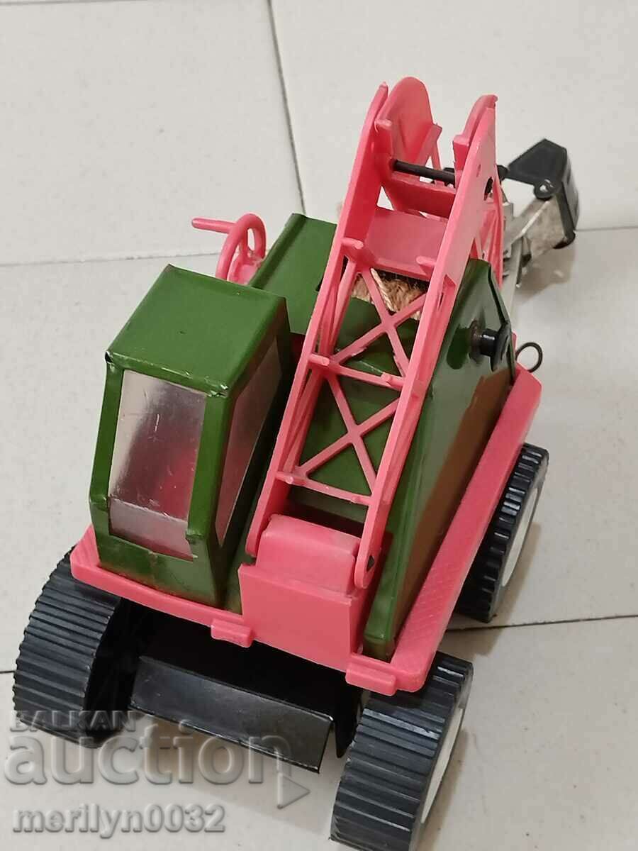 Delivery of Children's toy excavator metal and plastic 70s NRB Delivery of Children's toy excavator metal and plastic 70s NRB