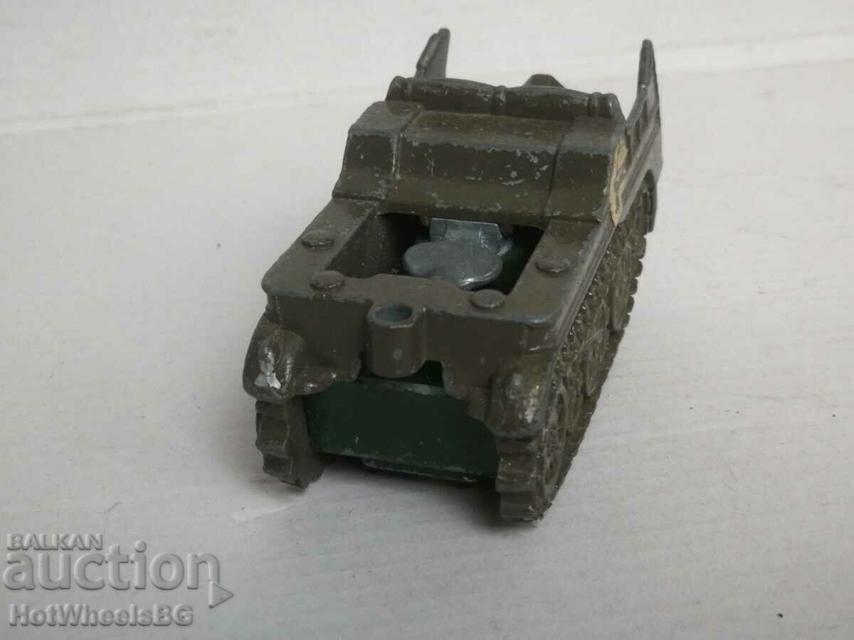 Delivery of -BRITAINS toys - Military metal toy