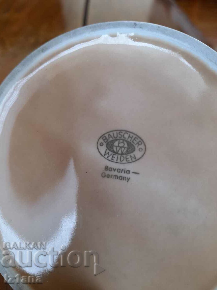 Delivery of Old Intercontinental Hotels ashtray Delivery of Old Intercontinental Hotels ashtray