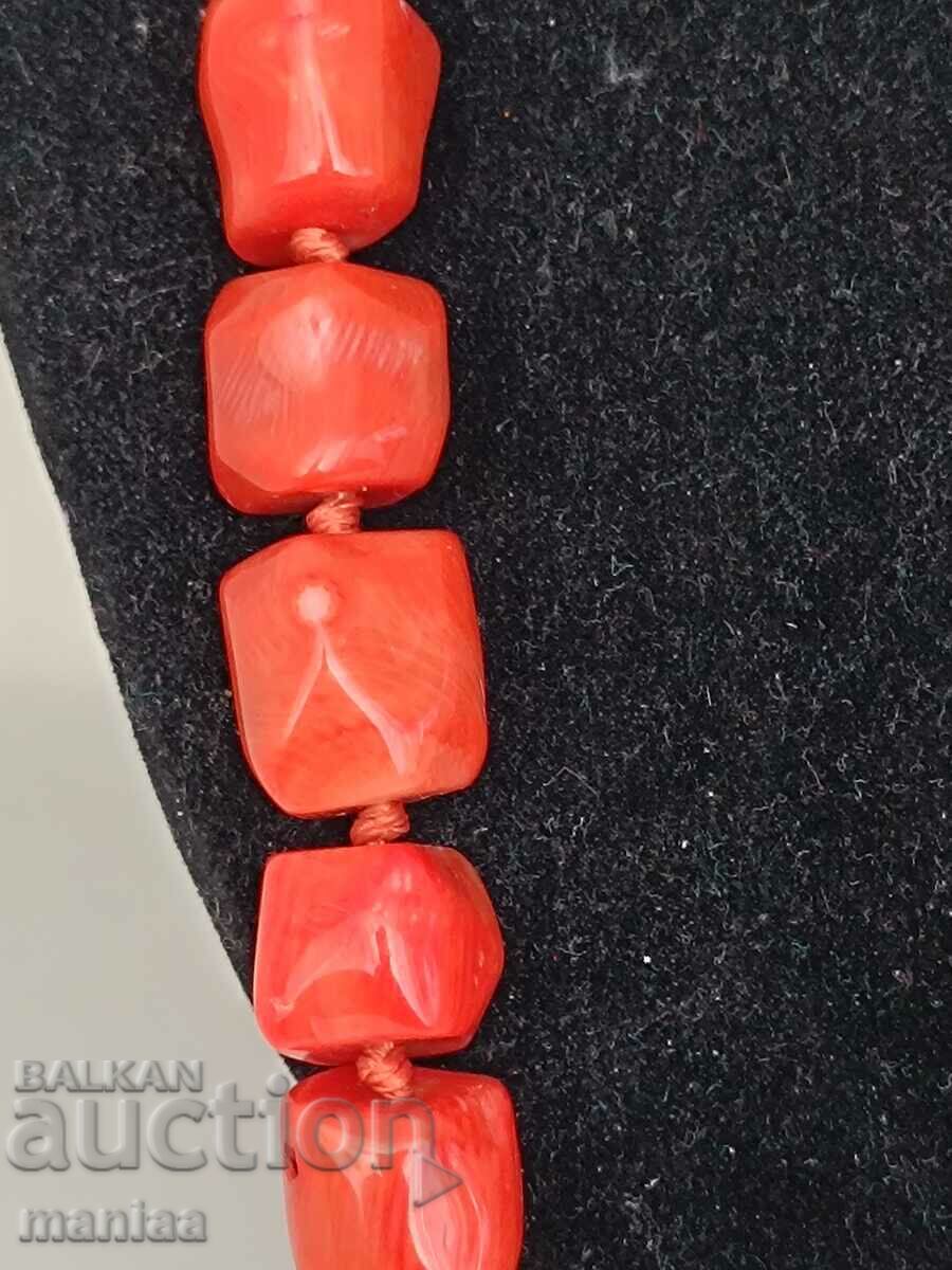 Όμορφο φυσικό πορτοκαλοκόκκινο κοραλί κολιέ με τιμή 450.00 BGN | € 230.08 Όμορφο φυσικό πορτοκαλοκόκκινο κοραλί κολιέ με τιμή 450.00 BGN | € 230.08