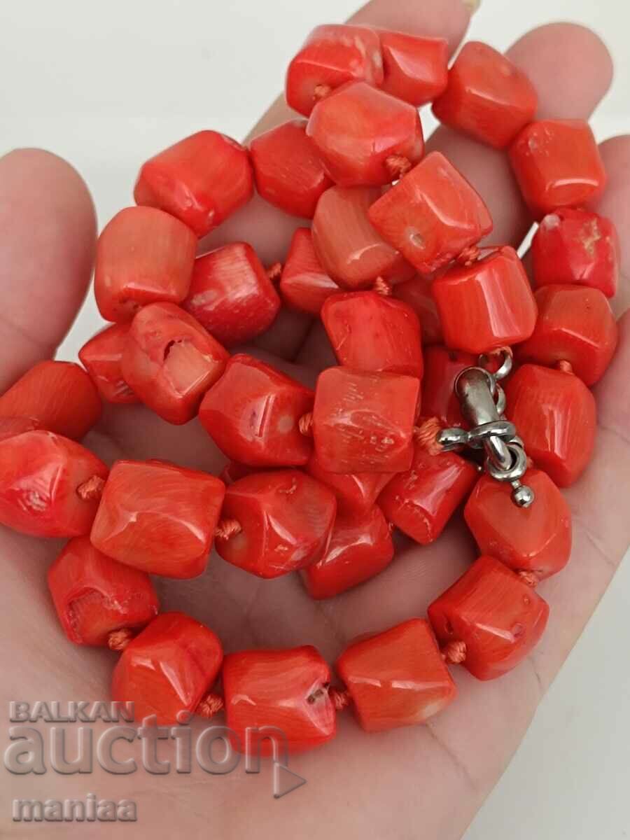 Παράδοση Όμορφο φυσικό πορτοκαλοκόκκινο κοραλί κολιέ Παράδοση Όμορφο φυσικό πορτοκαλοκόκκινο κοραλί κολιέ