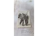 Fotografie Varna Doi bărbați la plimbare 1942