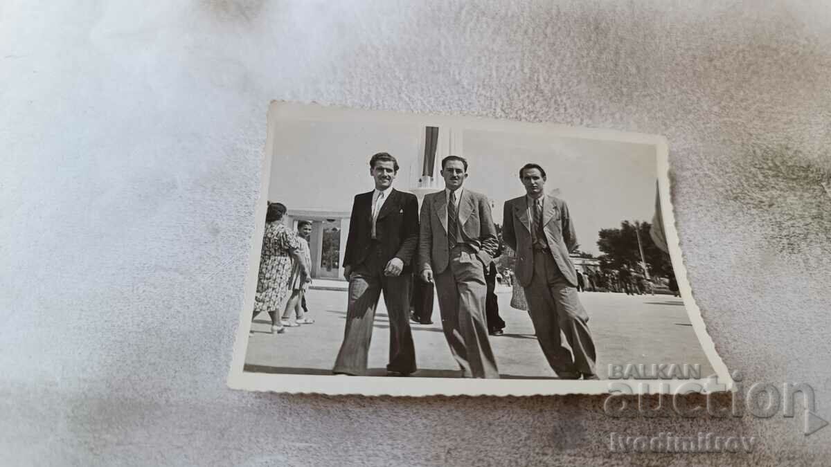 Photo Varna Three men at the entrance to the Sea Garden