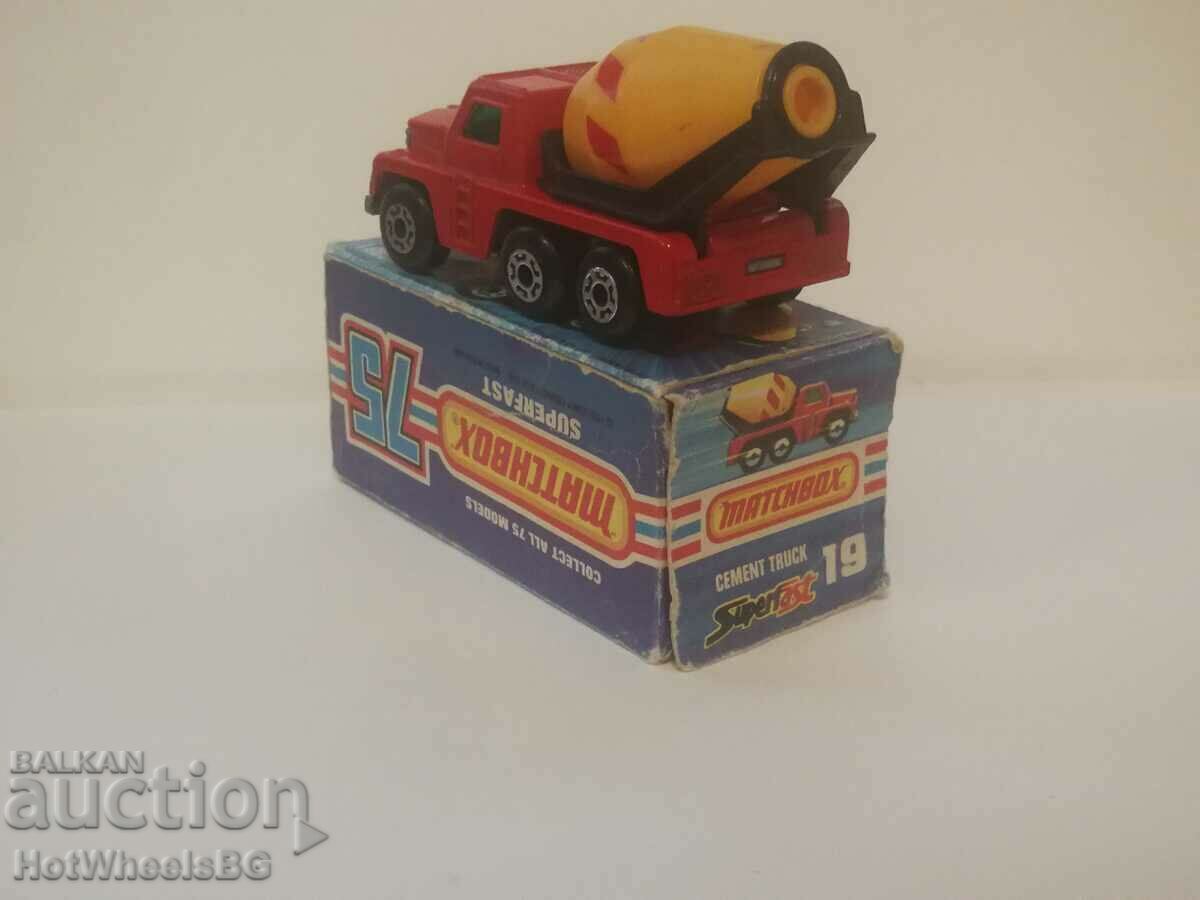 Delivery of MATCHBOX -No 19C Cement Truck 1976 Delivery of MATCHBOX -No 19C Cement Truck 1976