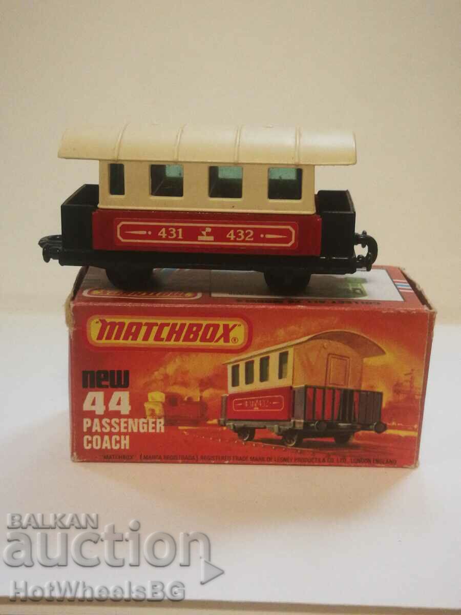 MATCHBOX -No 44C Passenger Coach 1978