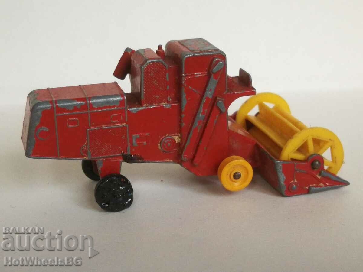 Matchbox No 65C Claas Combine Harvester 1967 with price 5.00 BGN | € 2.56