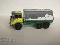 Matchbox No 25C Bedford Petrol Tanker 1964