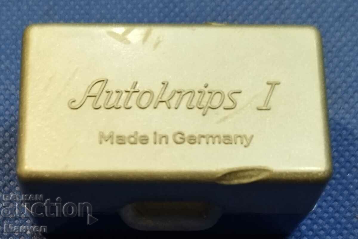 Παλιά αυτόματη φωτογραφική μηχανή, αυτόματη εκκίνηση. με τιμή 34.90 BGN | € 17.84 Παλιά αυτόματη φωτογραφική μηχανή, αυτόματη εκκίνηση. με τιμή 34.90 BGN | € 17.84