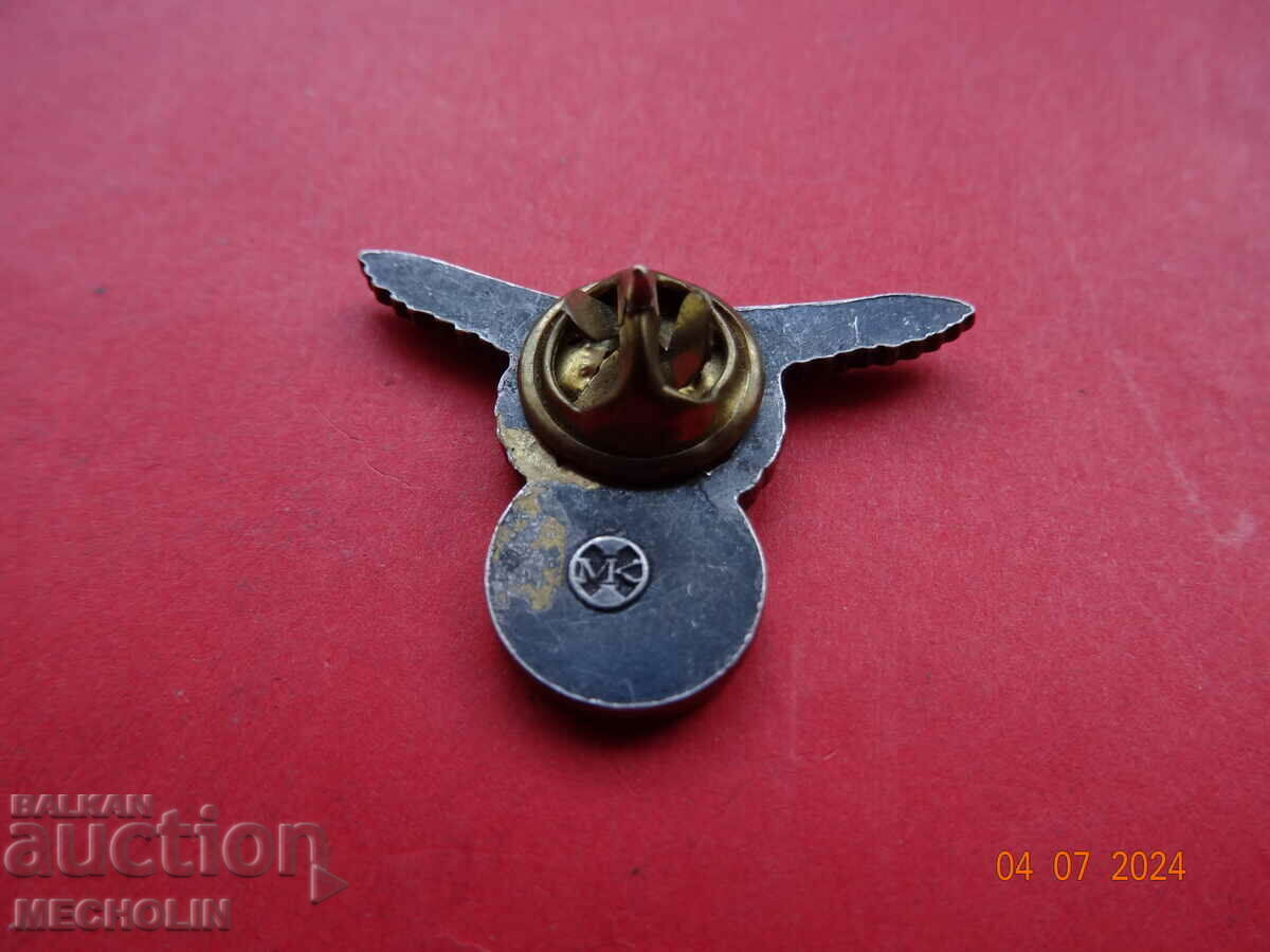 Delivery of COLLECTIBLE SLOVAK BADGE Delivery of COLLECTIBLE SLOVAK BADGE