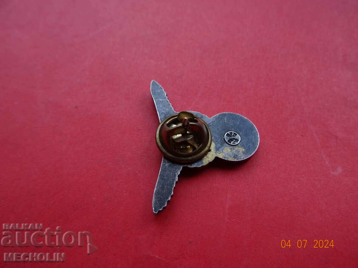 COLLECTIBLE SLOVAK BADGE - 6 COLLECTIBLE SLOVAK BADGE - 6