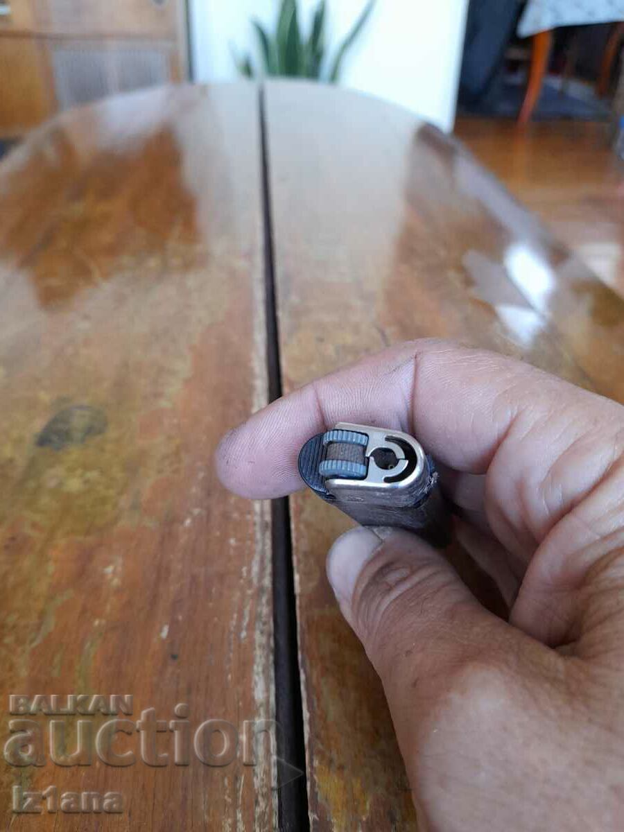 Auction Old lighter Max Auction Old lighter Max