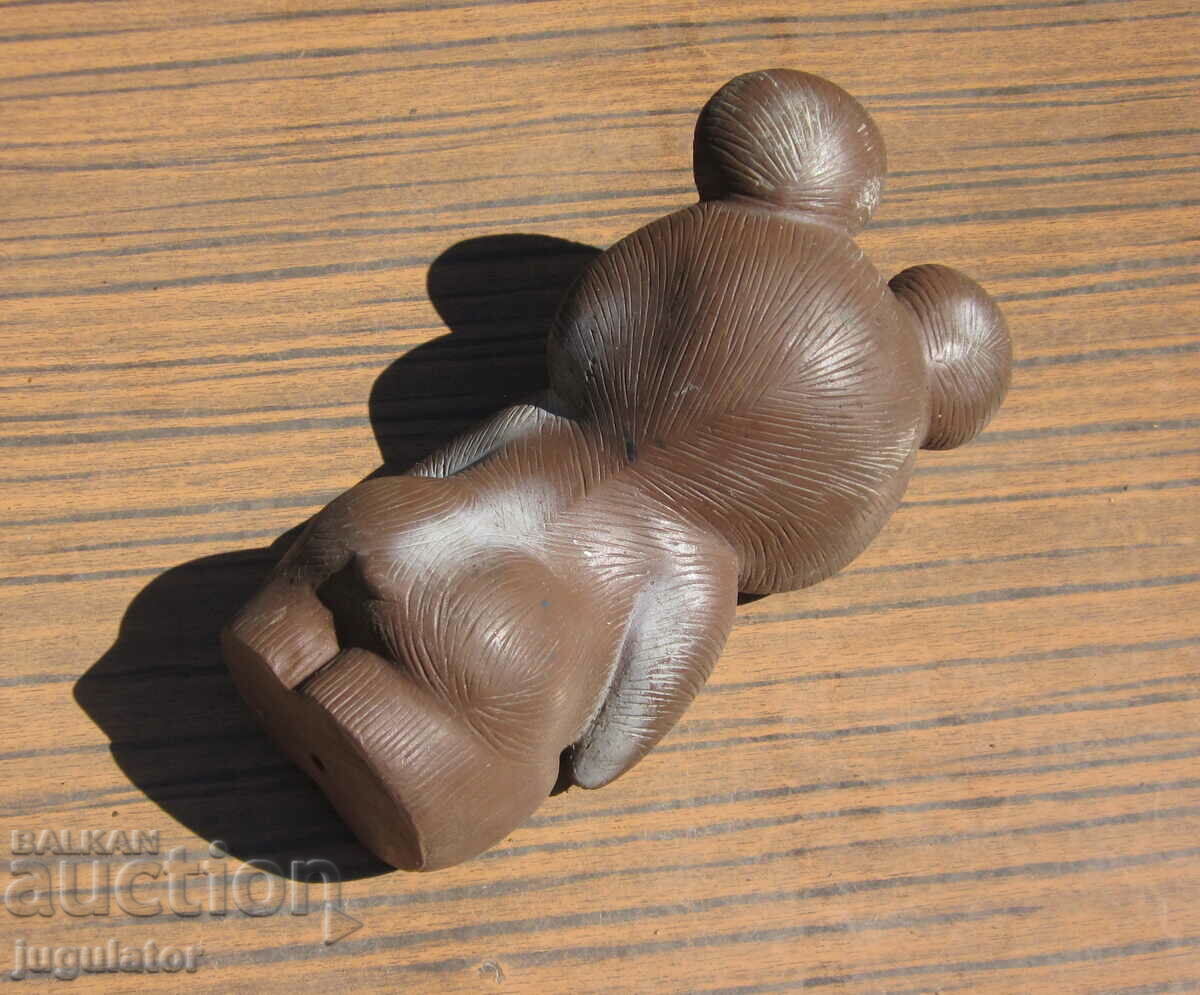 Delivery of from the old Russian Olympic athlete the bear Misha