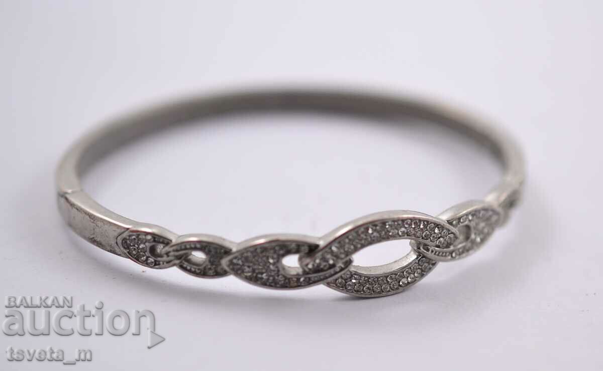 Bracelet with price 5.00 BGN | € 2.56 Bracelet with price 5.00 BGN | € 2.56