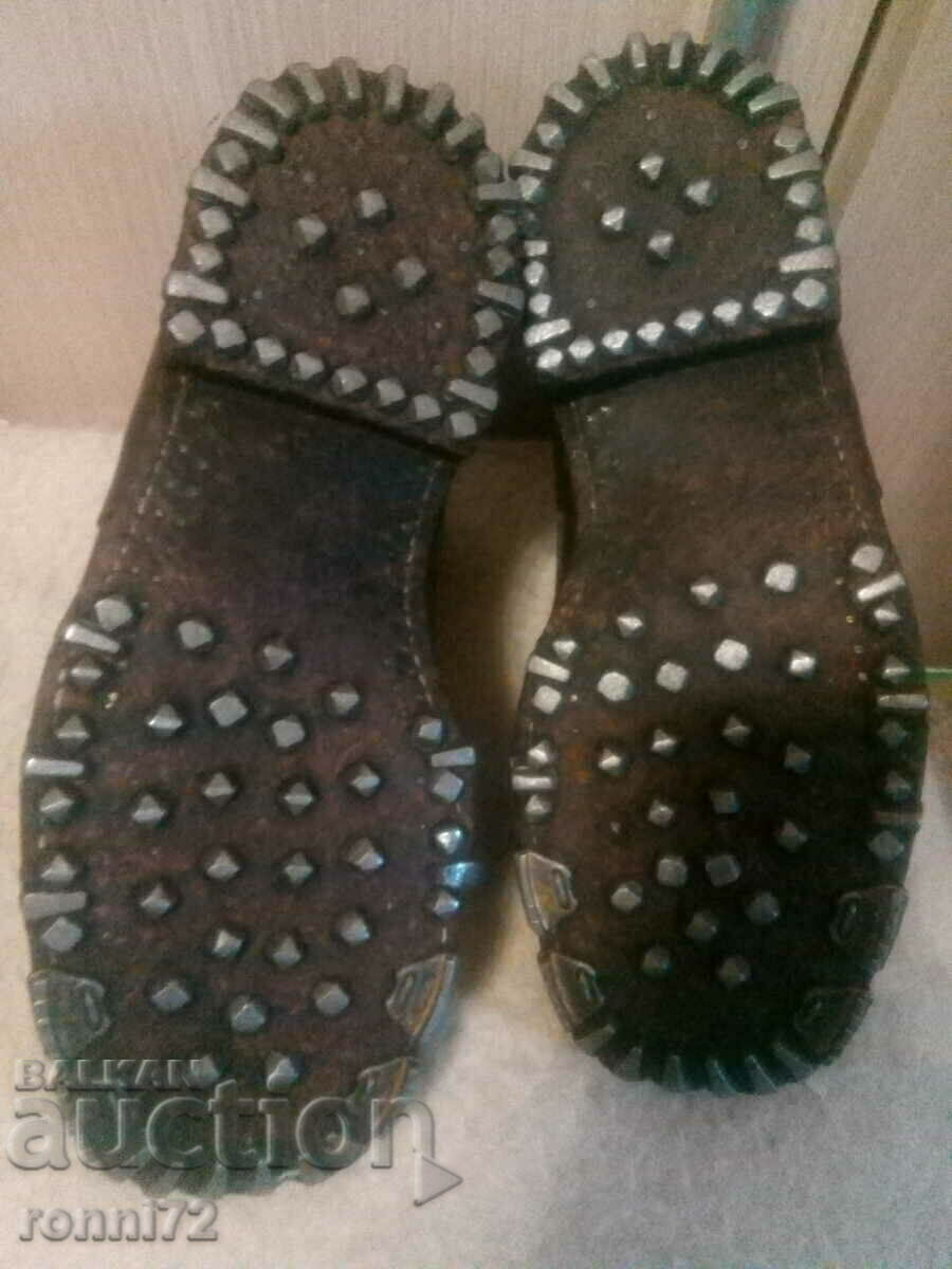 Mountain military boots. - 5