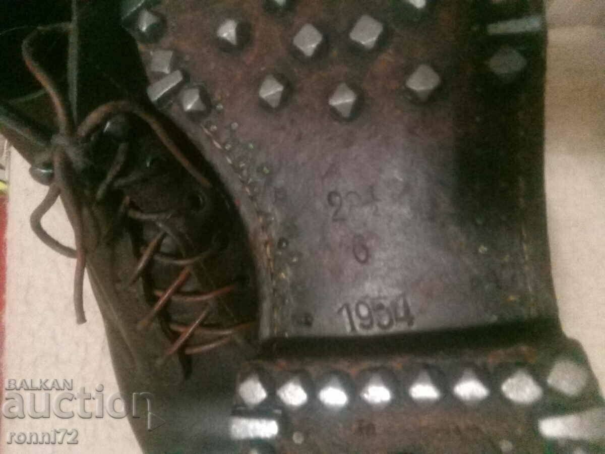 Mountain military boots. - 6