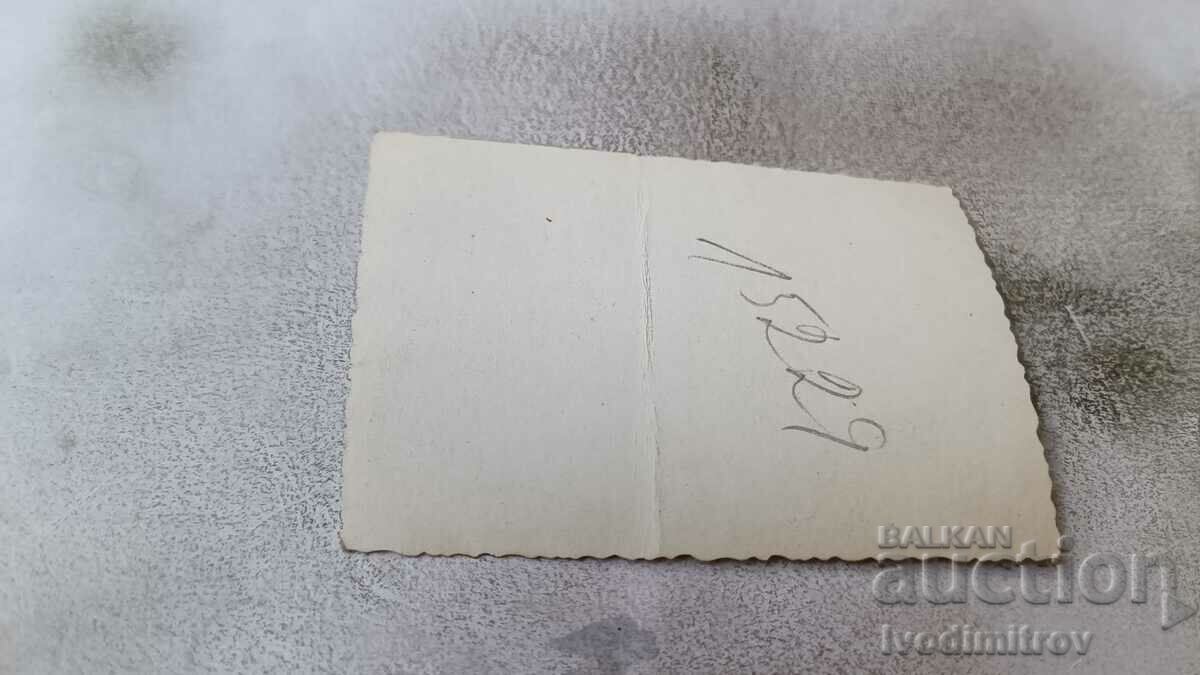 Photo Sofia A man in front of a glass workshop with price 2.45 BGN | € 1.25