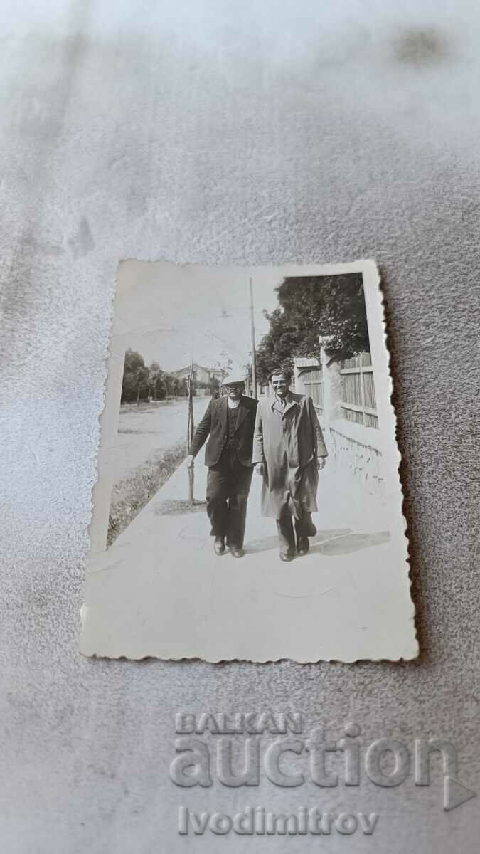 Φωτογραφία Σοφία Δύο άντρες σε μια βόλτα