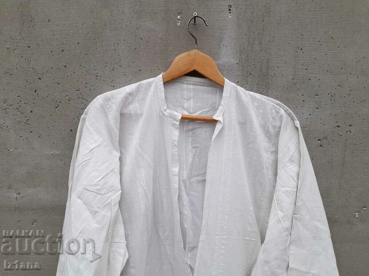 Vintage Women's Fringe Dress Shirt with price 120.00 BGN | € 61.36 Vintage Women's Fringe Dress Shirt with price 120.00 BGN | € 61.36