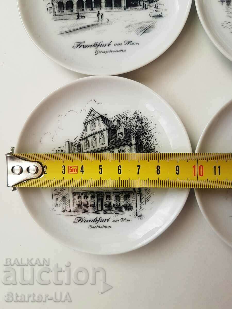 Porcelain saucers with architectural buildings with price 18.00 BGN | € 9.20