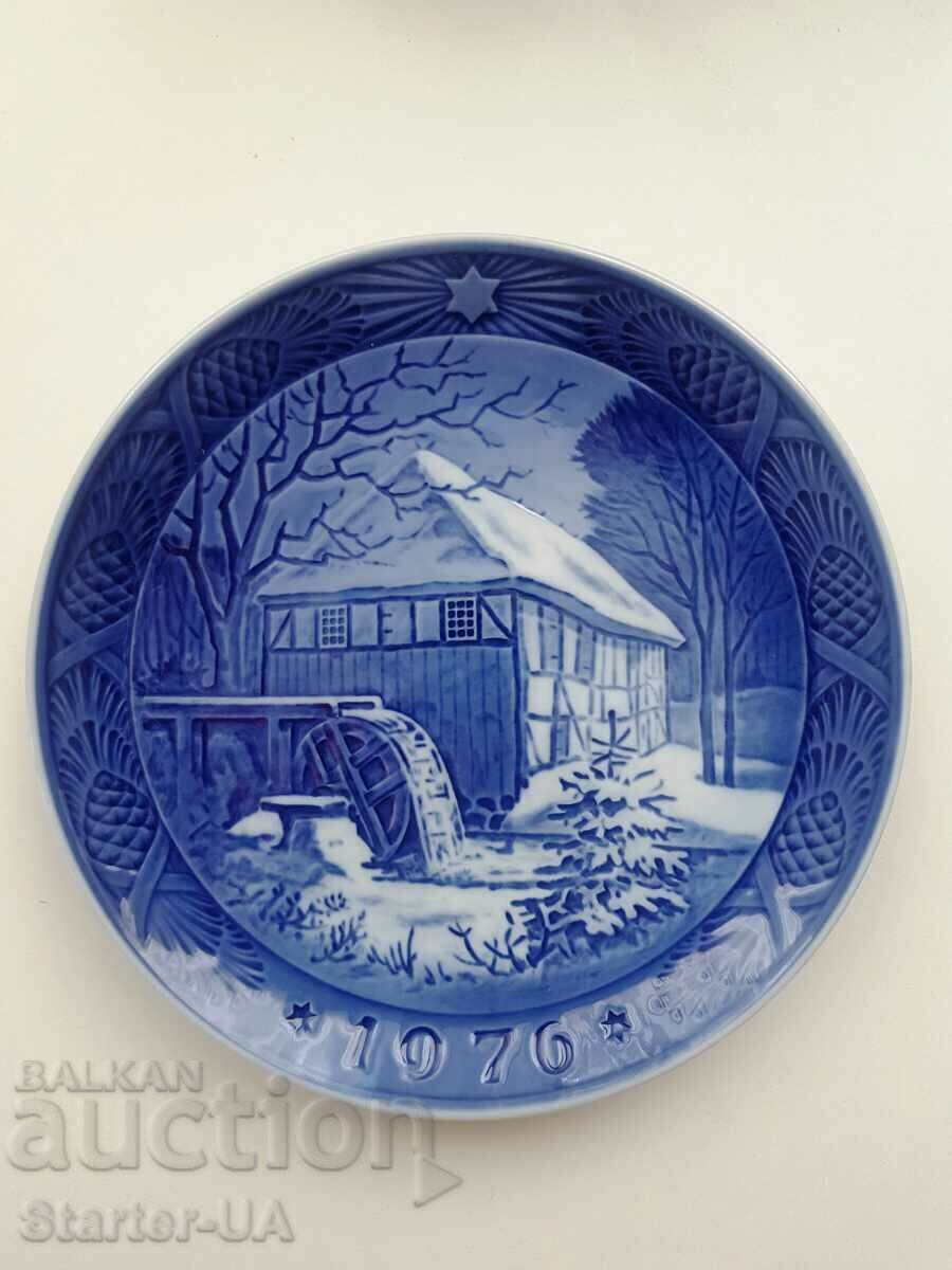 The 1976 Royal Copenhagen Christmas Plate.