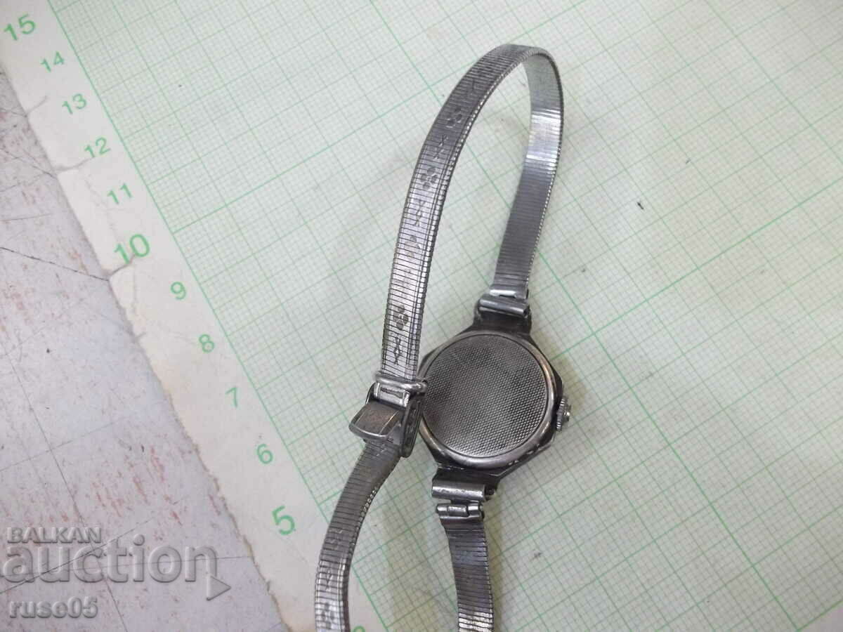 Delivery of Old manual working women's watch with silver case