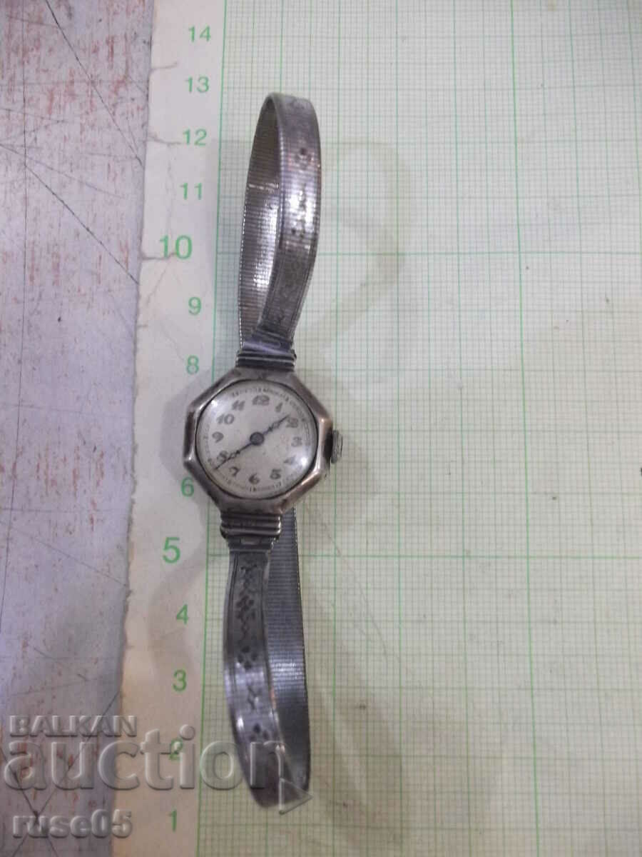 Часовник стар ръчен дамски работещ със сребърна каса