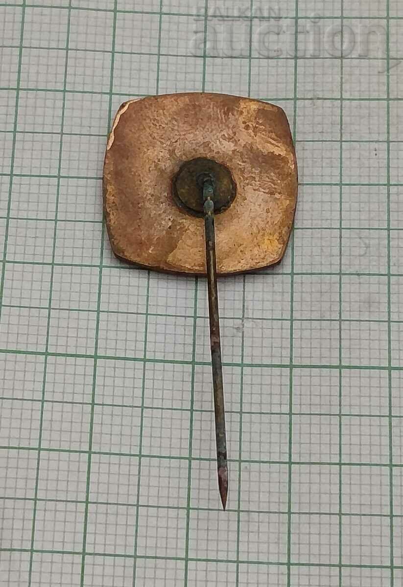 WARSZAWA METALEXPORT POLONIA BADGE EMALT cu preț 3.00 BGN | € 1.53