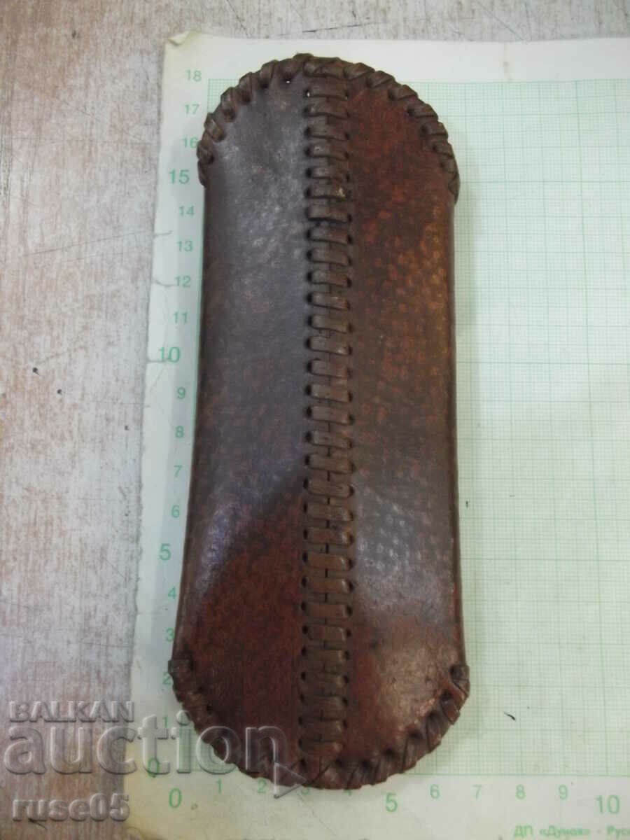 Husa de ochelari din piele Sotsa din magazinul „SBH”. cu preț 20.00 BGN | € 10.23 Husa de ochelari din piele Sotsa din magazinul „SBH”. cu preț 20.00 BGN | € 10.23