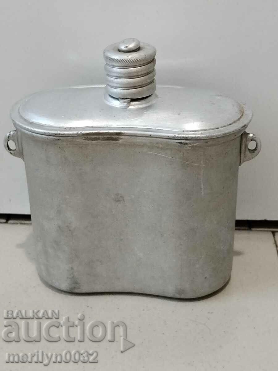 Auction Soldier's food jug with kettle Auction Soldier's food jug with kettle