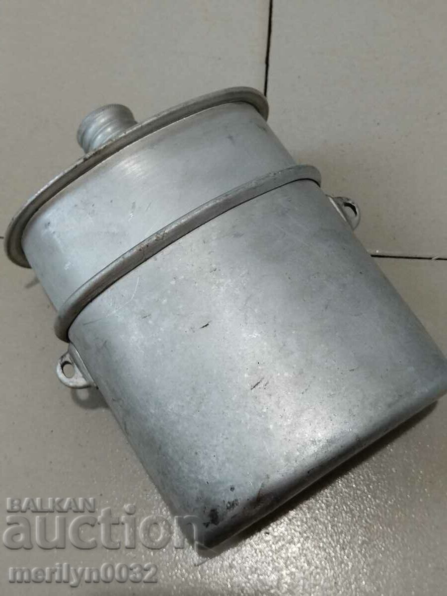 Delivery of Soldier's food jug with kettle Delivery of Soldier's food jug with kettle