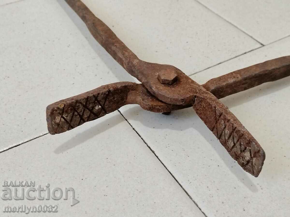 Old blacksmith's tongs, shingles, wrought iron - 7 Old blacksmith's tongs, shingles, wrought iron - 7
