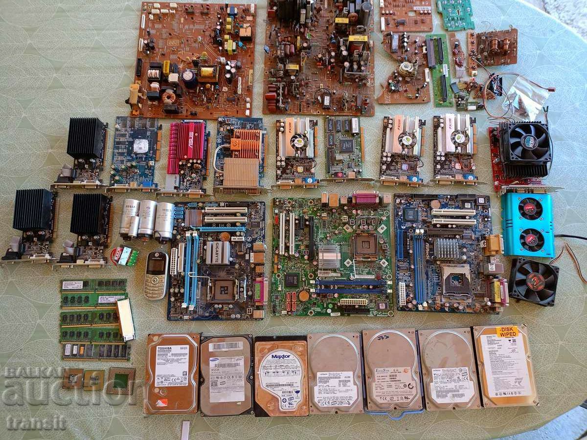 Electronic scrap, processors, RAM memory, hard disk bottom etc.