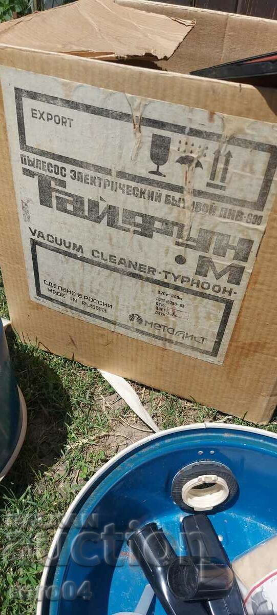Delivery of VACUUM CLEANER - TYPHOON - 1994 - EXCELLENT CONDITION Delivery of VACUUM CLEANER - TYPHOON - 1994 - EXCELLENT CONDITION