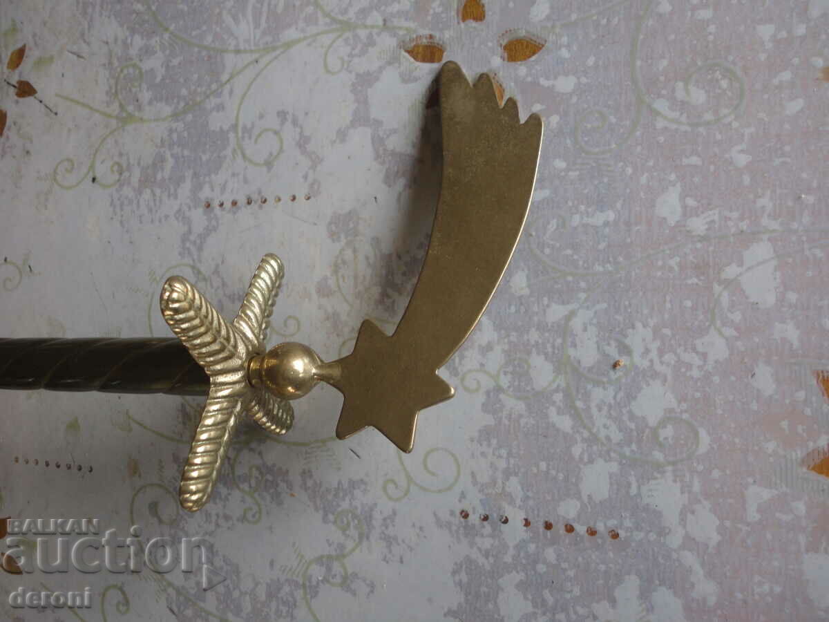 Auction Bronze Italian hanger stand Auction Bronze Italian hanger stand