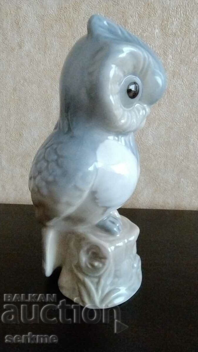 Delivery of Porcelain figure Delivery of Porcelain figure