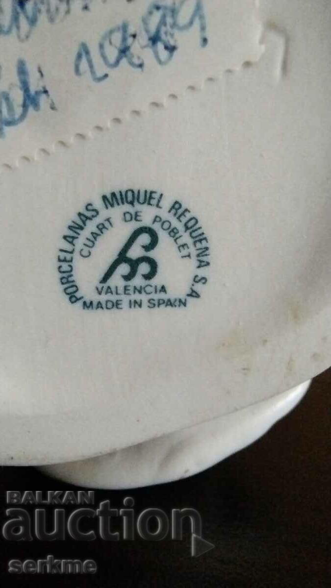 Porcelain figure - 6 Porcelain figure - 6