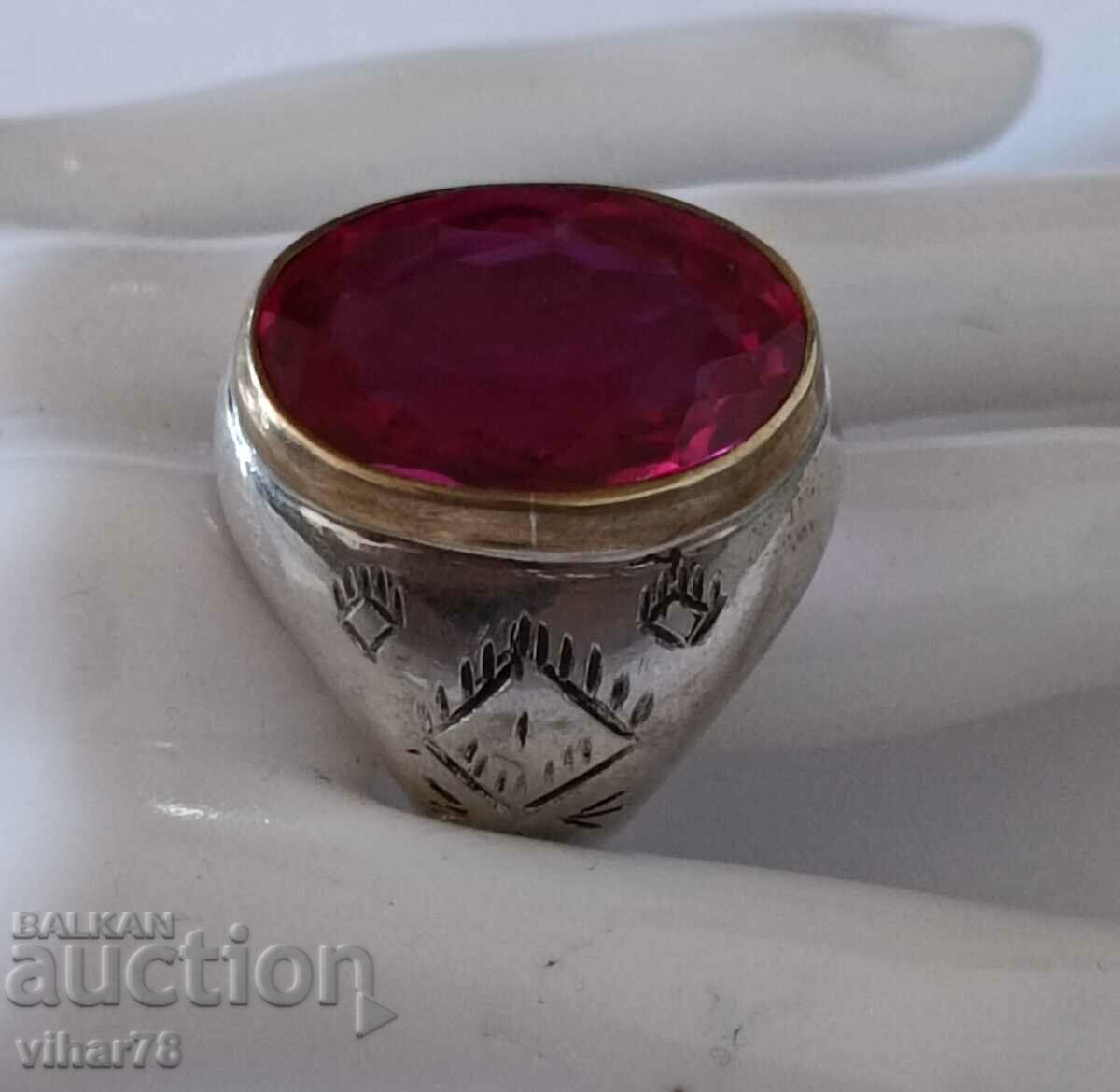 Auction  MEN'S SOLID OLD SILVER RING WITH RUBY