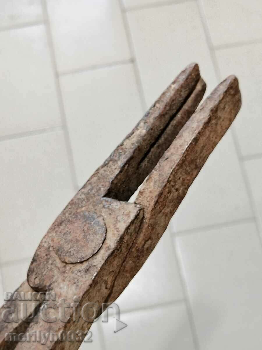 Old blacksmith's tongs, shingles, wrought iron with price 45.00 BGN | € 23.01 Old blacksmith's tongs, shingles, wrought iron with price 45.00 BGN | € 23.01