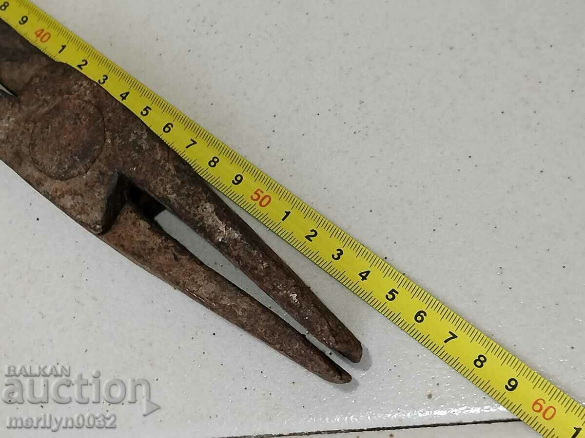 Old blacksmith's tongs, shingles, wrought iron - 5 Old blacksmith's tongs, shingles, wrought iron - 5
