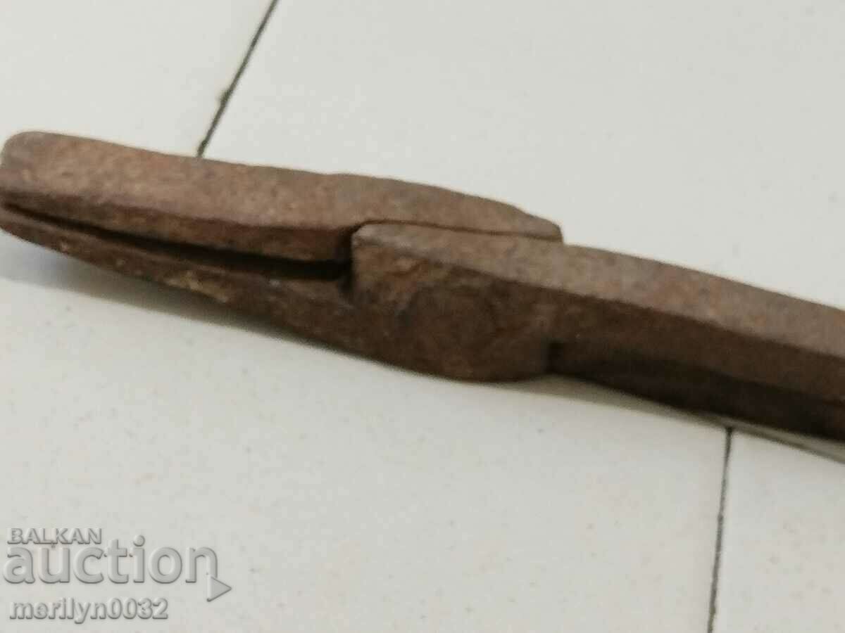 Old blacksmith's tongs, shingles, wrought iron - 6 Old blacksmith's tongs, shingles, wrought iron - 6