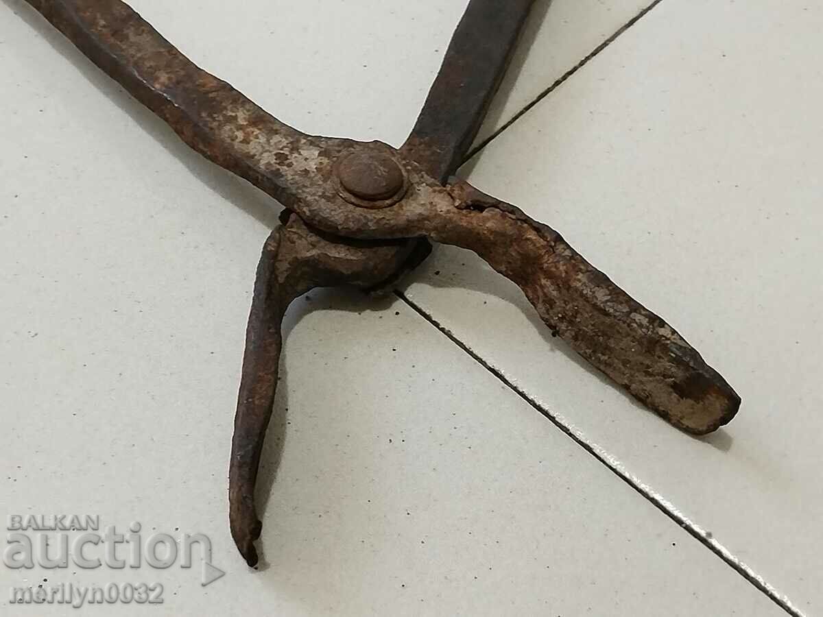 Old blacksmith's tongs, shingles, wrought iron with price 45.00 BGN | € 23.01 Old blacksmith's tongs, shingles, wrought iron with price 45.00 BGN | € 23.01