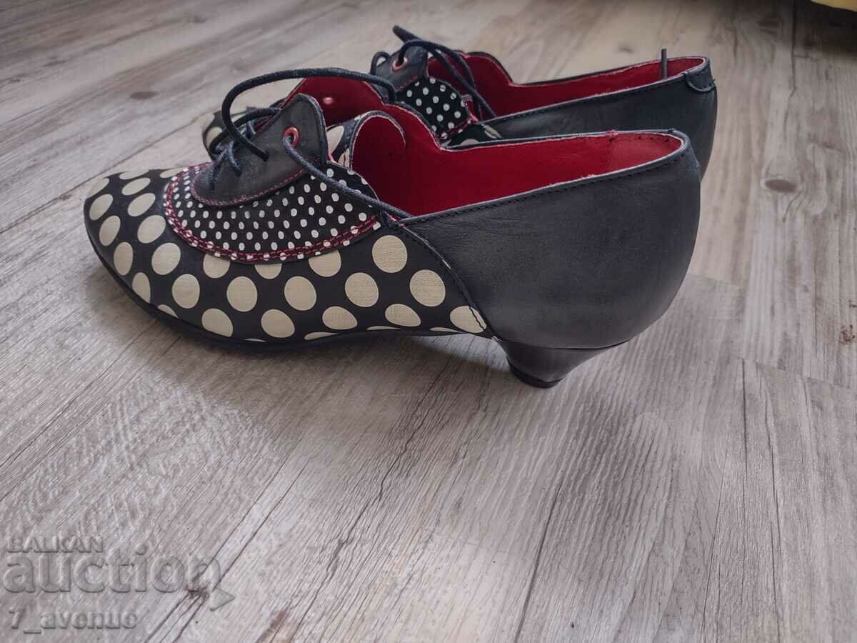 Auction Women's shoes made of genuine leather, beautiful 07/08/2024 Auction Women's shoes made of genuine leather, beautiful 07/08/2024