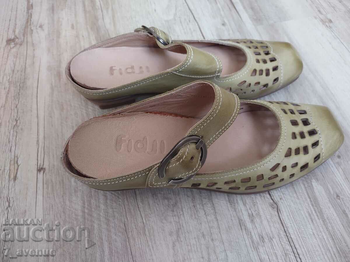 Fiji genuine leather women's shoes/slippers, 07/08/2024 with price 120.00 BGN | € 61.36 Fiji genuine leather women's shoes/slippers, 07/08/2024 with price 120.00 BGN | € 61.36