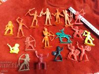 18 pieces., SOC TOYS, TOY-INDIANS, INDIAN